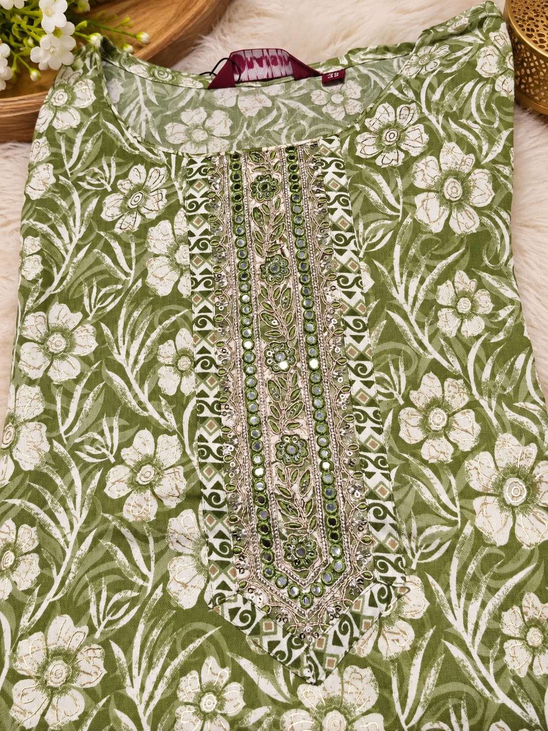 Green Floral Printed Cotton Blend Straight Suit Set With Dupatta in Berlin Namma Markt