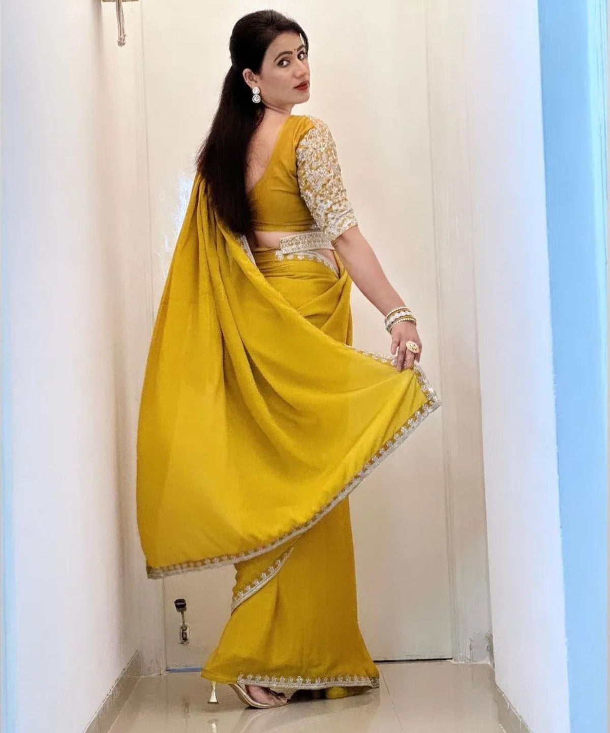 Ready To Wear Saree With Stitched Blouse In Germany