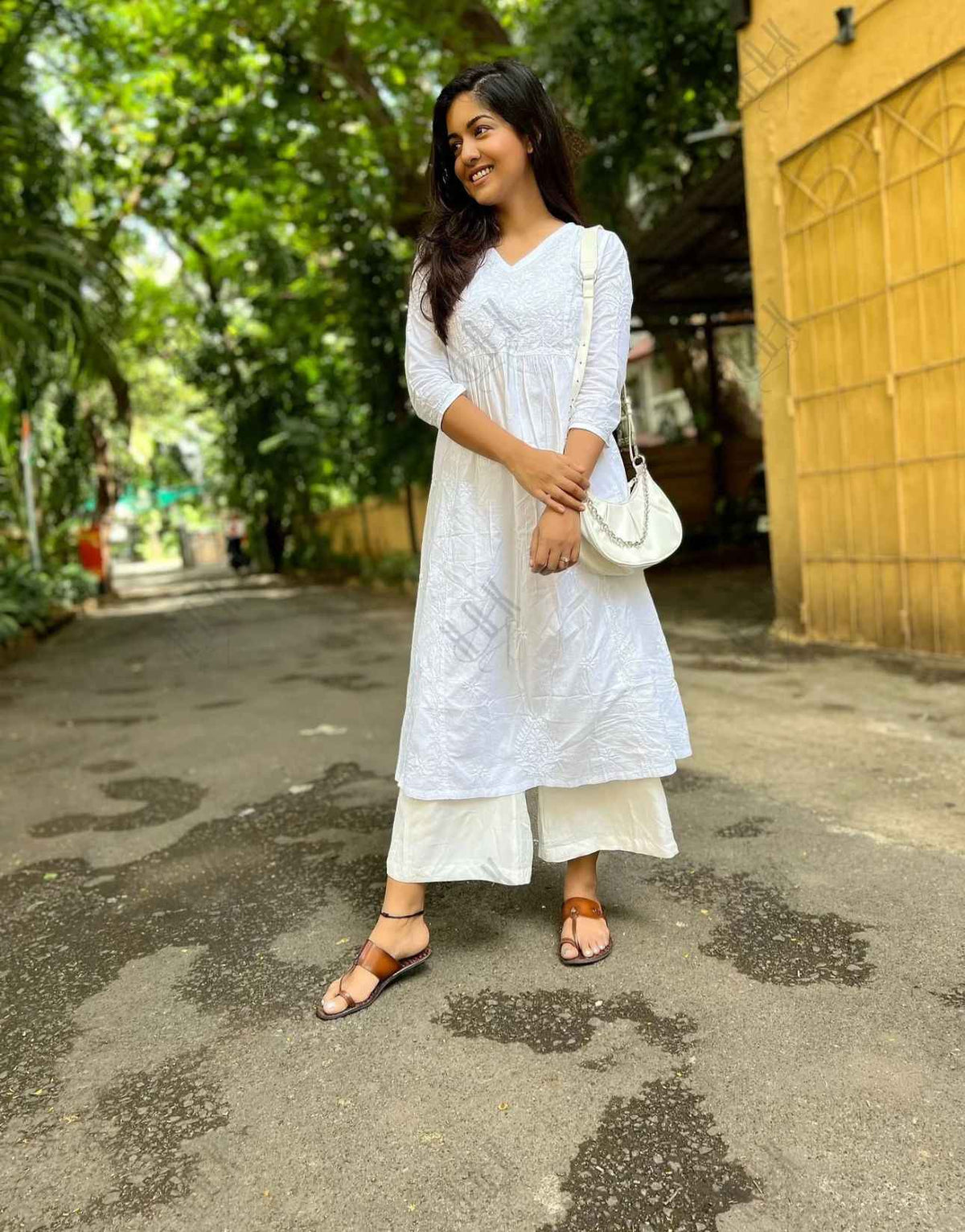 Hand embroidery Chikankari Long Kurta in Berlin