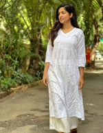 Hand embroidery Chikankari Long Kurta in Berlin