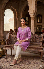 Women Pure Cotton Straight Kurta in Berlin