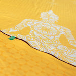 Yoga Handtuch rutschfest aus recycelter Mikrofaser & Silikon-Struktur auf der Unterseite