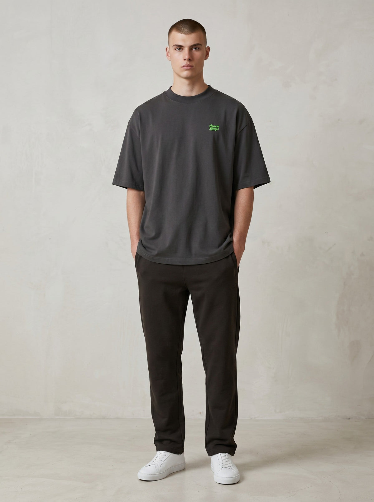Monster Oversize T-Shirt 200 g/m² – Bio-Baumwolle, grüne Stickerei