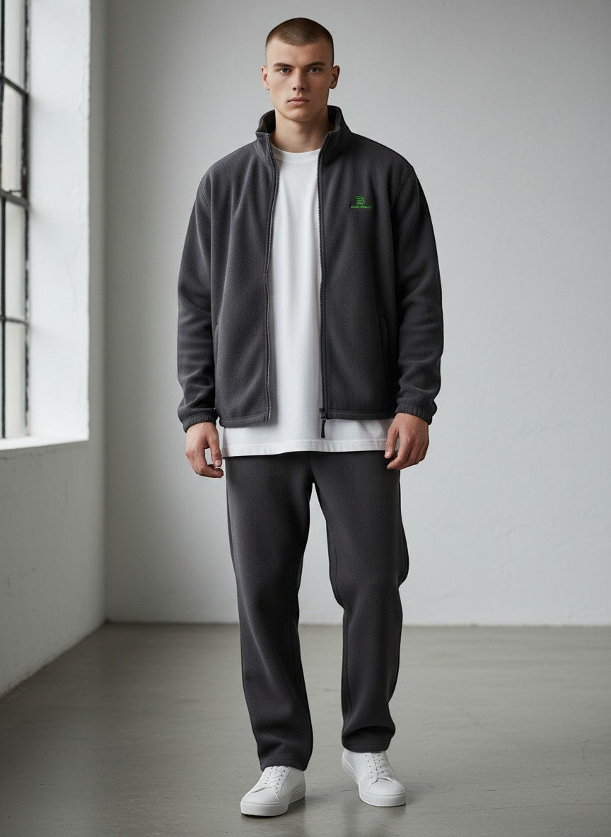 Core Fleecejacke – grüne Stickerei
