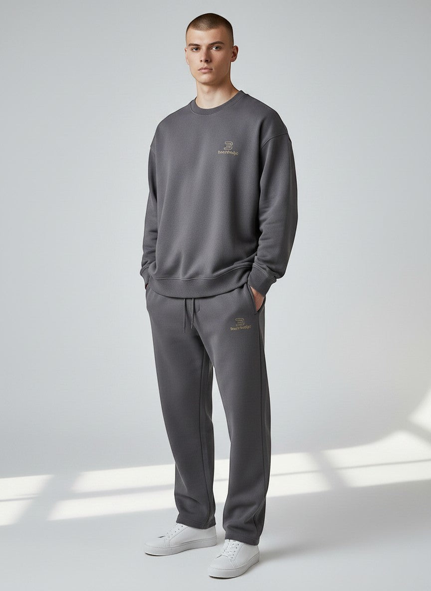 Silence Jogginghose – goldene Stickerei