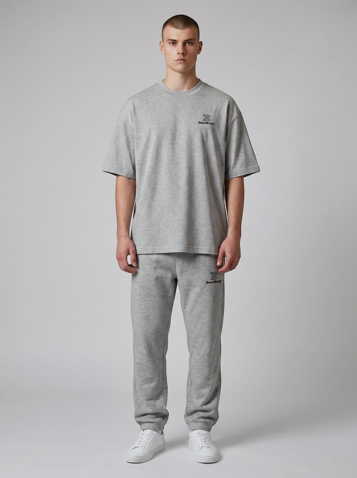 Standard Oversize T-Shirt 200 g/m² – Bio-Baumwolle, schwarze Stickerei