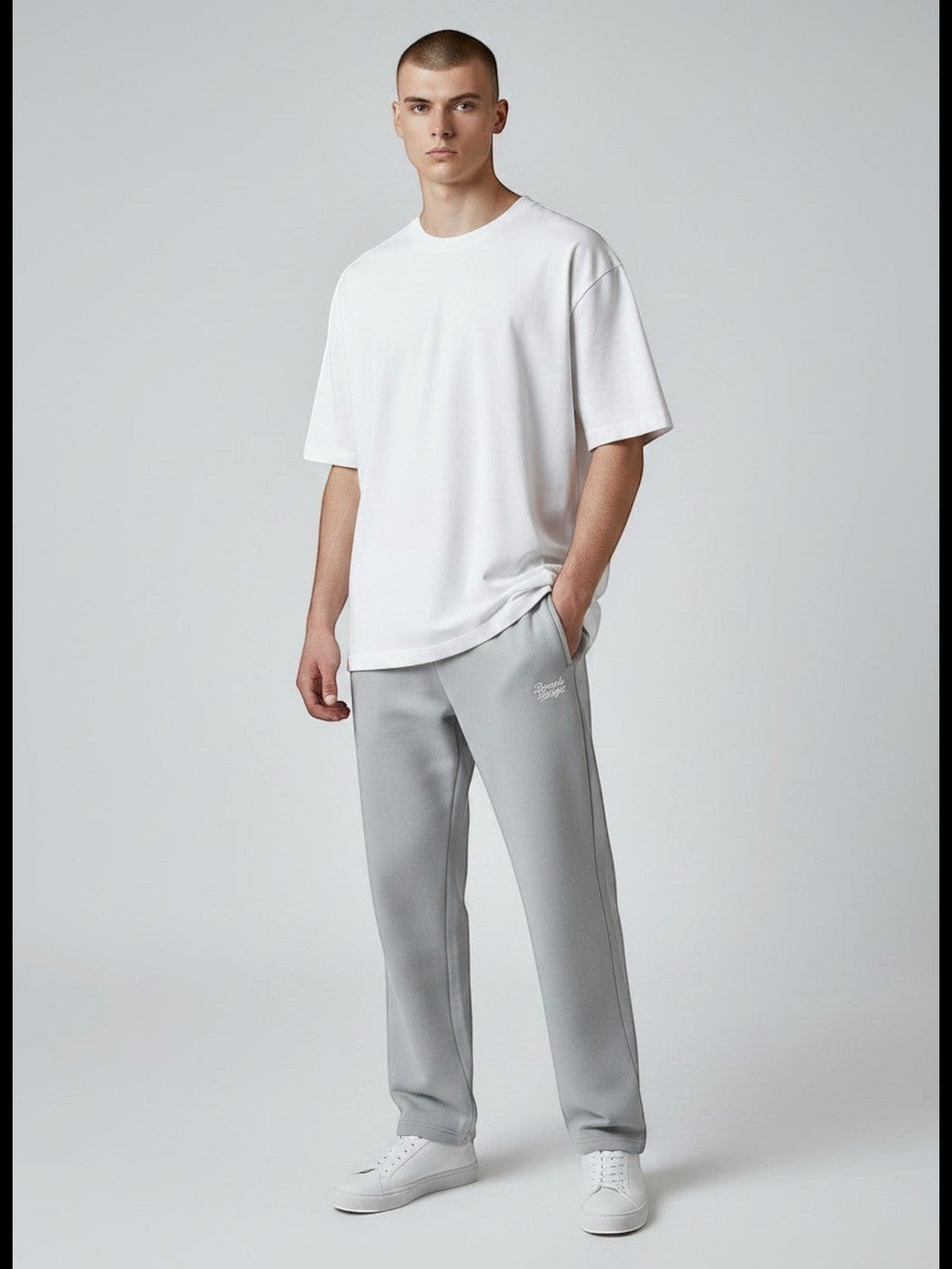 Signature Jogginghose – weiße Stickerei