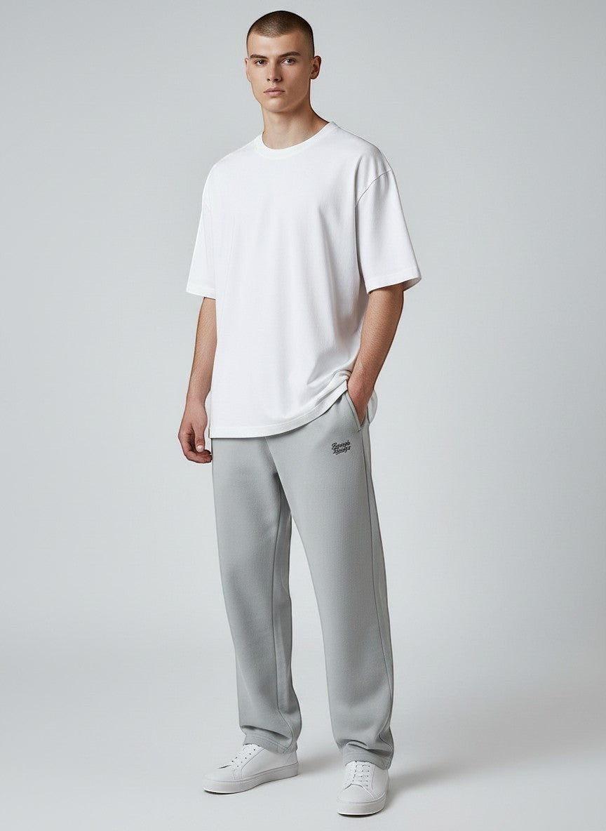Form Fluffy Jogginghose – schwarze Stickerei