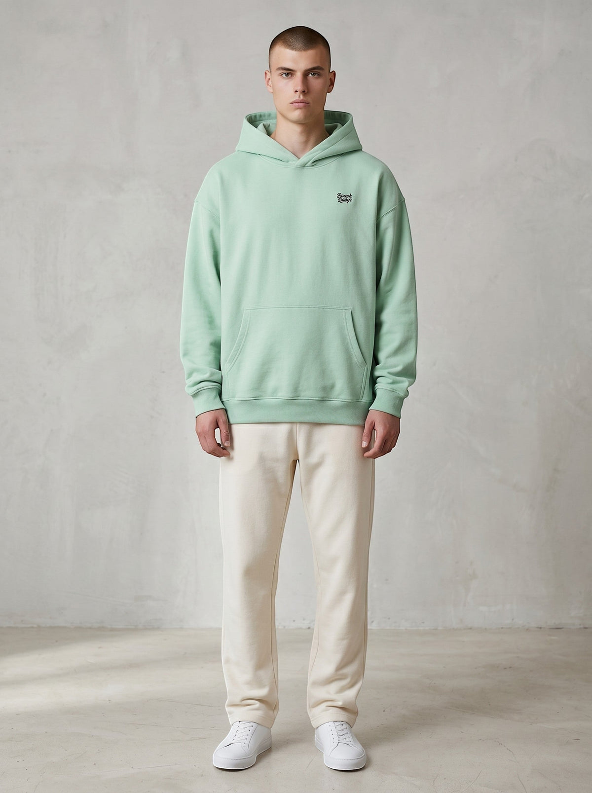 Form Oversize Hoodie 350 g/m² – Bio-Baumwolle, schwarze Stickerei