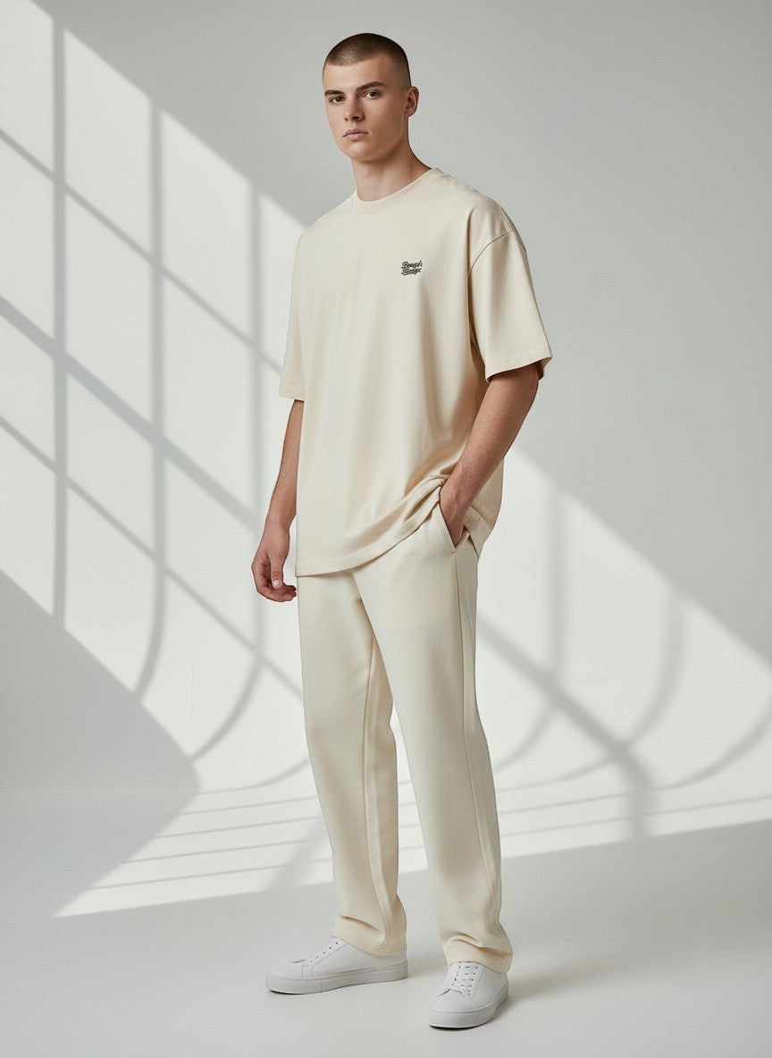 Form Oversize T-Shirt 200 g/m² – Bio-Baumwolle, schwarze Stickerei