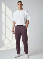 Identity Jogginghose – weiße Stickerei