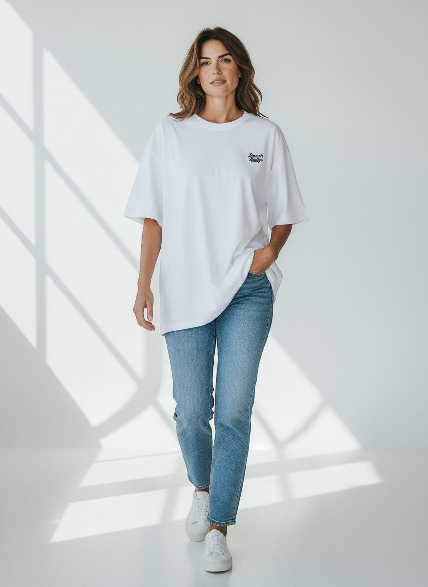 Form Oversize T-Shirt 200 g/m² – Bio-Baumwolle, schwarze Stickerei
