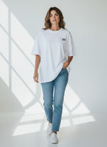 Form Oversize T-Shirt 200 g/m² – Bio-Baumwolle, schwarze Stickerei