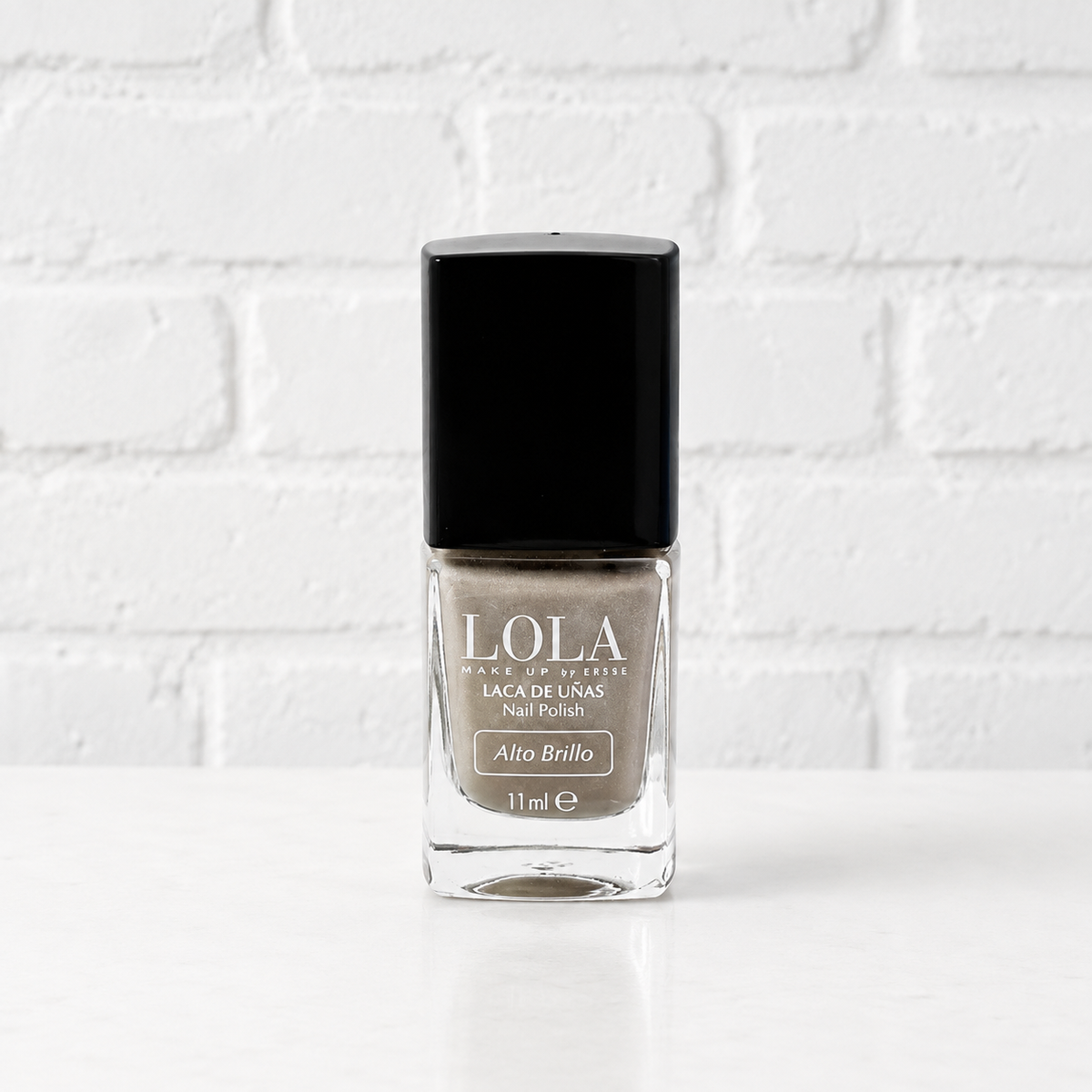 LOLA NAGELLACK- 030 Dove - verschiedene Farbtypen