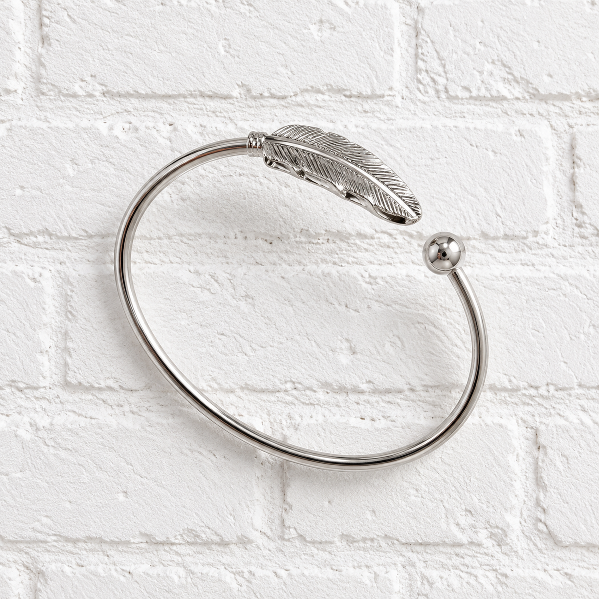 Minimalistisches Federarmband - Silber- für alle Farbtypen mit kühlen Anteilen