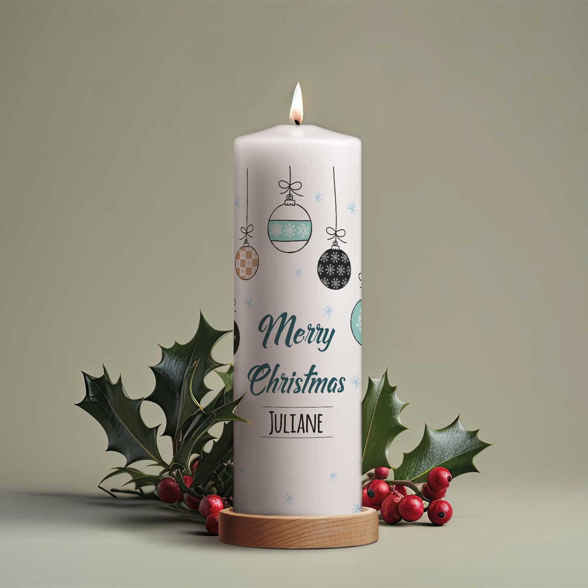 Große Kerze "Weihnachtskugel" mit eigenem Namen zu Weihnachten