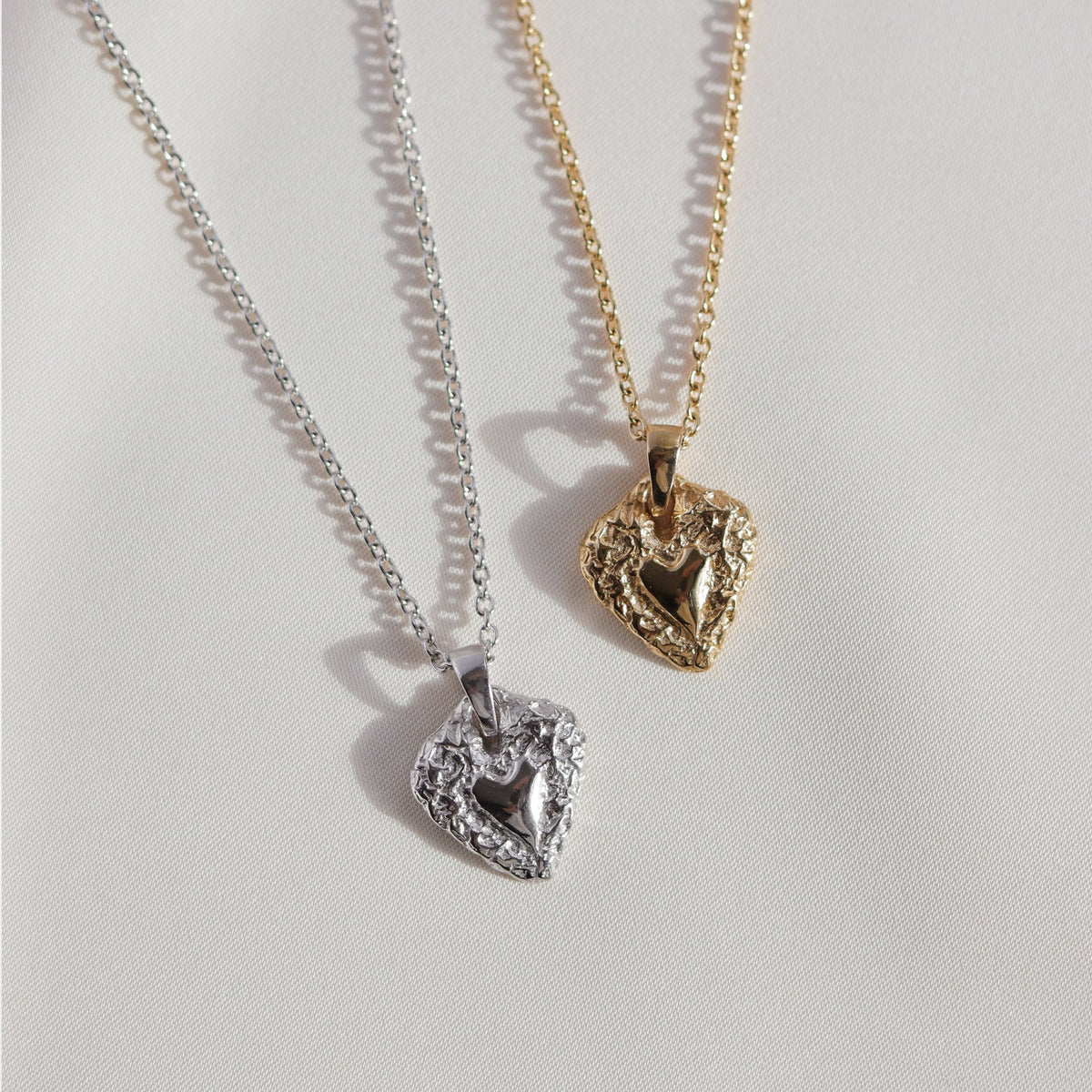 SILVER HEART CHARM NECKLACE AMOURA