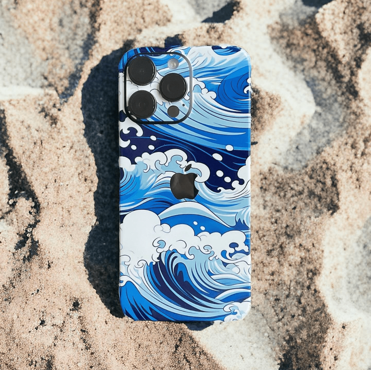 iPhone 15 Plus Skin Wave