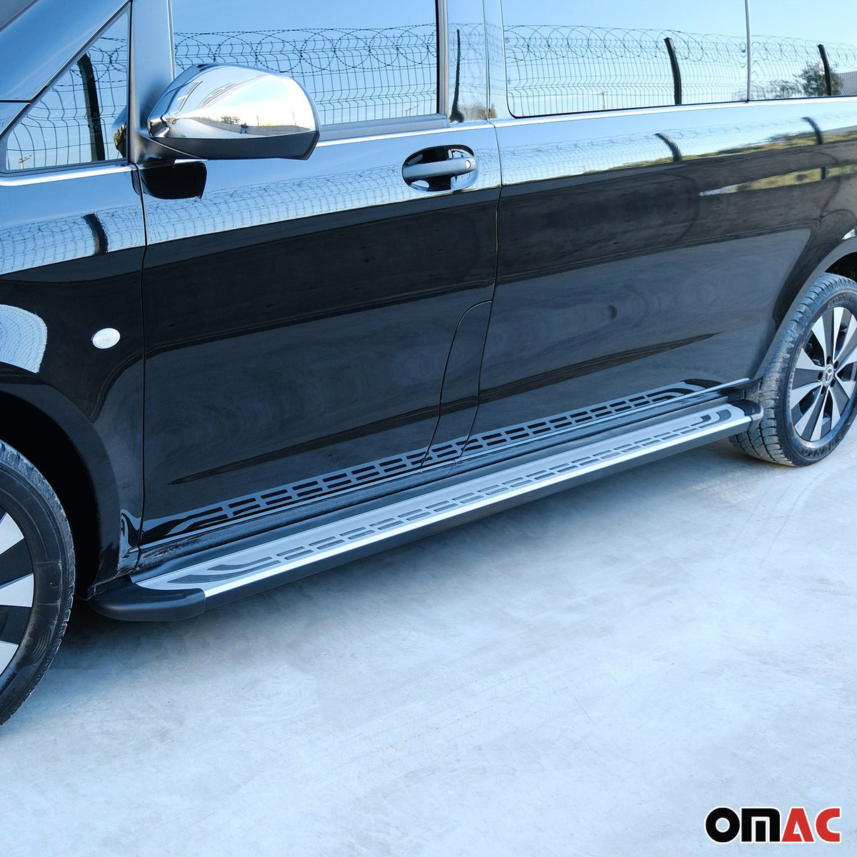 Trittbretter Seitenschweller für Isuzu D-Max DoubleCab 2003-2012 Schwarz Alu