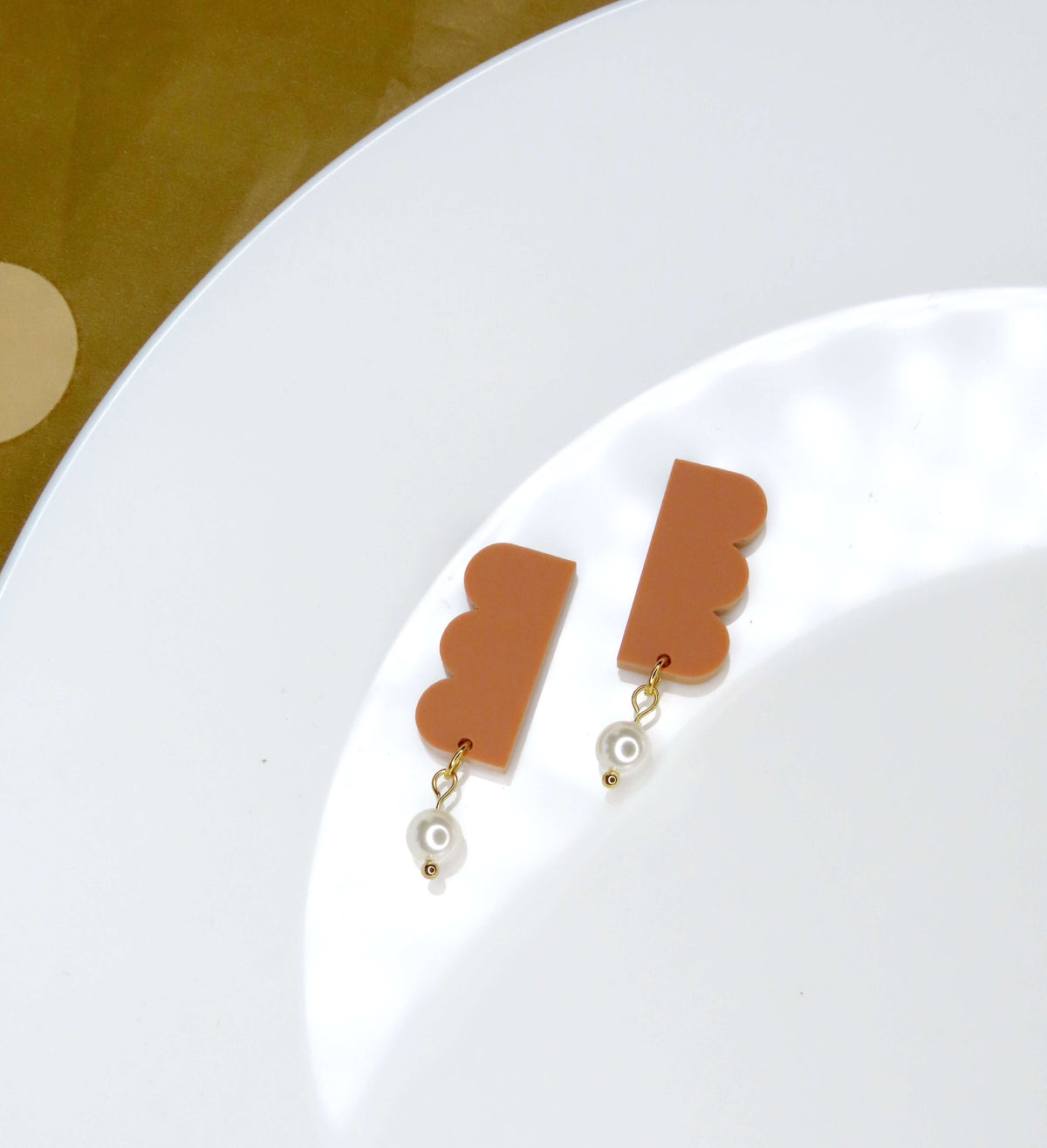 Terracotta Belle Acryl Ohrringe mit Edelstahlstecker