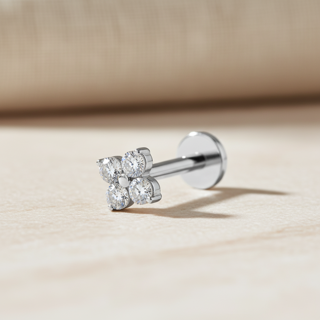 Vierkristall Labret aus Titan